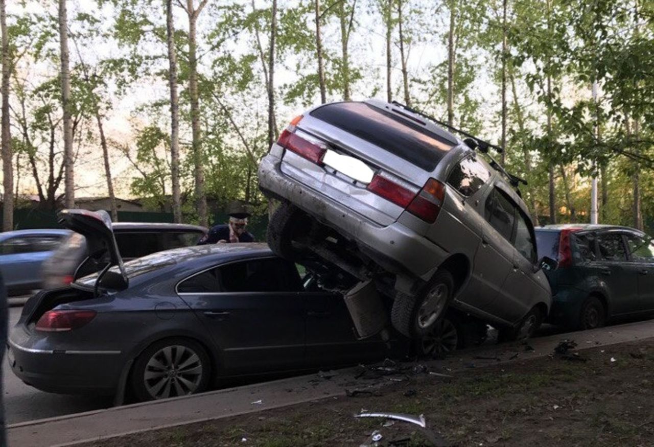 Дтп с неправильно припаркованным автомобилем кто виноват