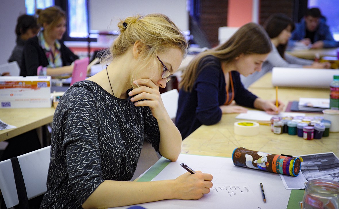 Школьники стали чаще уходить в техникумы