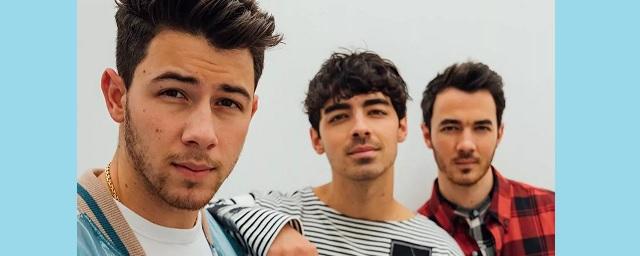 Jonas Brothers объединились на Рождество