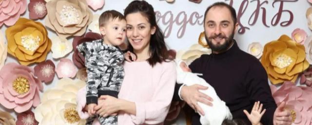 38-летний Демис Карибидис стал отцом в четвертый раз