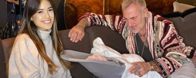 5-месячной дочери танцующего миллионера Джанлуки Вакки сделали операцию