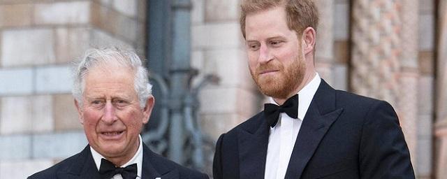 Беседа принца Чарльза с сыном Гарри продлилась 15 минут