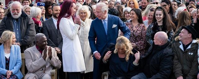 Принц Чарльз приударил за актрисой Летицией Дин на съемках сериала «Жители Ист-Энда»