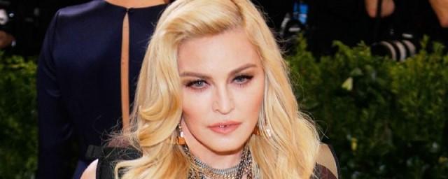 Поклонники осудили Мадонну за видео в обтягивающих лосинах