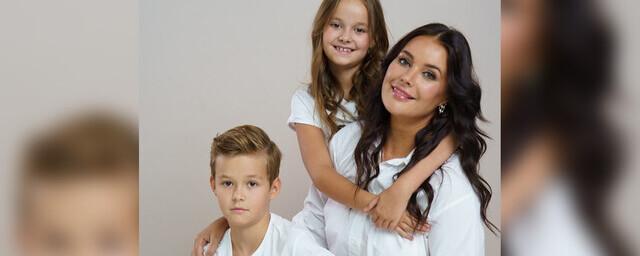 Российская телеведущая Оксана Федорова опубликовала фото своих подросших детей