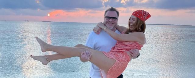 Наталья Подольская и Владимир Пресняков отправились на Мальдивы без детей