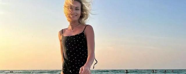 Полина Гагарина удивила подписчиков новым снимком в купальнике на Мальдивах