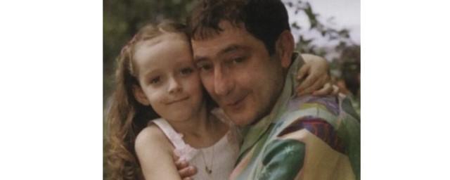 Певец Григорий Лепс поделился архивным фото с дочерью в честь ее дня рождения