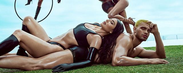Ким Кардашьян снялась в рекламной кампании своего бельевого бренда Skims