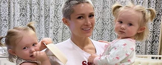 Многодетная звезда «Дома-2» Алена Ашмарина продемонстрировала фигуру в откровенном белье