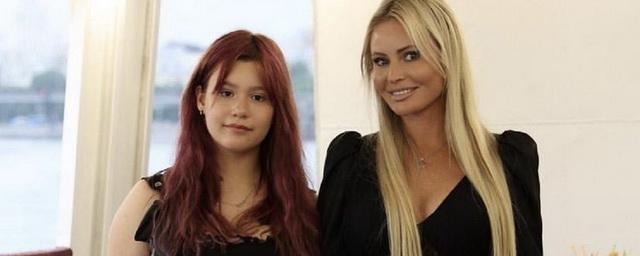 Дана Борисова увеличила своей 15-летней дочери губы перед отдыхом в Турции