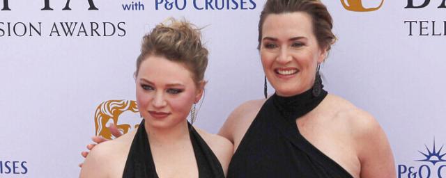 Поклонники Кейт Уинслет удивились поразительному сходству актрисы и её дочери