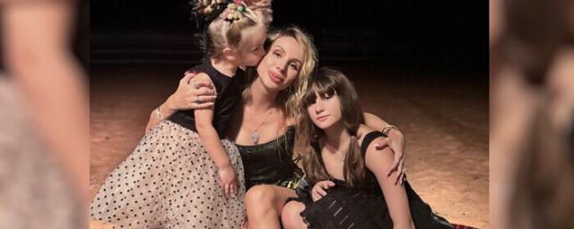 Светлана Лобода впервые показала в сети лицо своей пятилетней дочери
