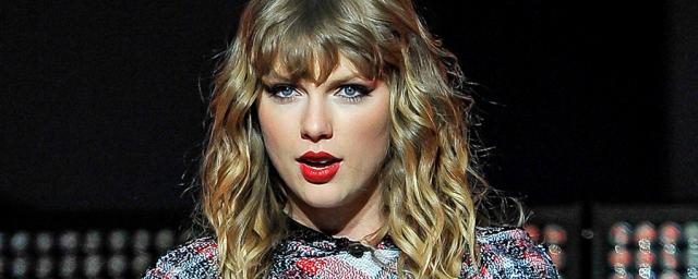 Taylor swift kansas city. Тейлор Свифт и Трэвис Келси. Taylor Swift NFL. Тейлор Свифт и Трэвис Келси фото. Парень Тейлор Свифт Трэвис Келси.