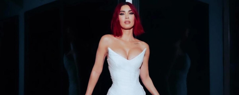 Меган Фокс раскритиковали за подражание Ким Кардашьян