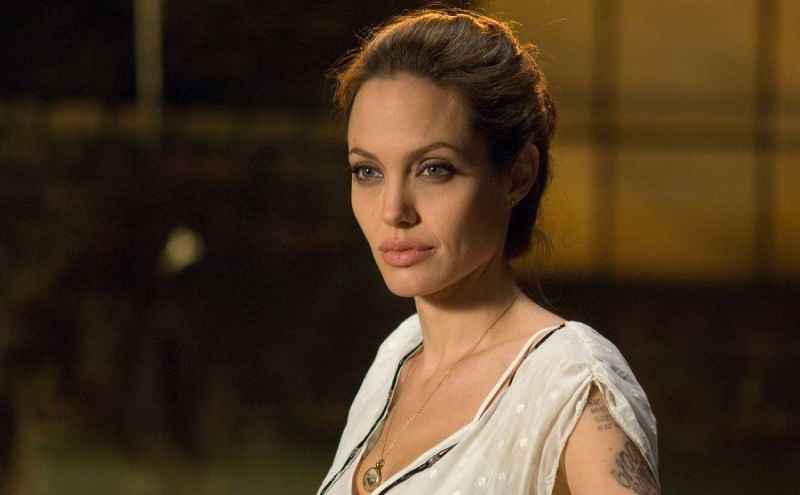 Не выглядит изможденной: фанаты обрадовались преображению Анджелины Джоли