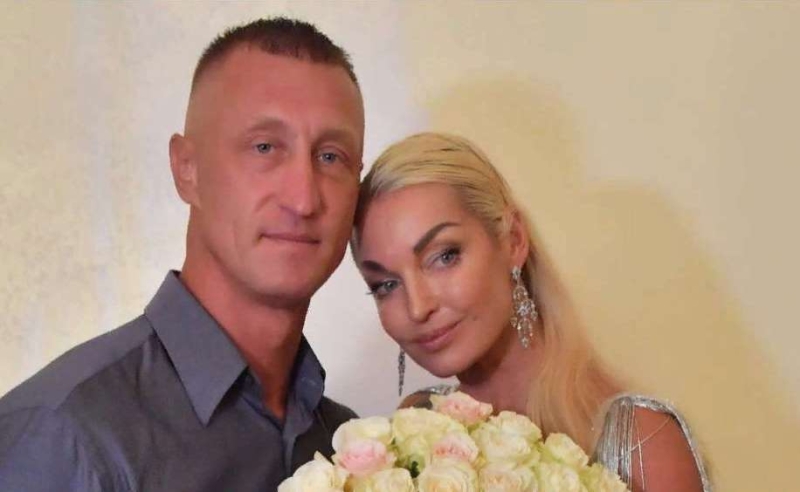 «Вымогали деньги»: вдова экс-любовника Волочковой заявила, что Кузнецова убили в СИЗО