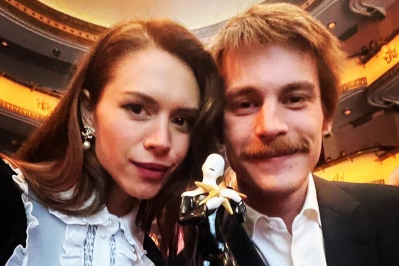 Актер Иван Янковский с супругой Дианой Пожарской посетили премию «Звезда Театрала»
