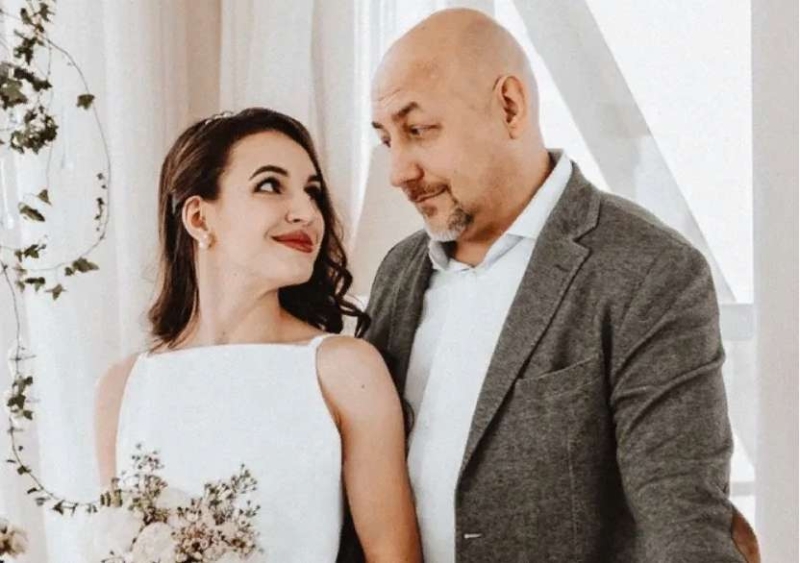 «Как-то так»: телеведущий Алексей Куличков показал видео тайной свадьбы