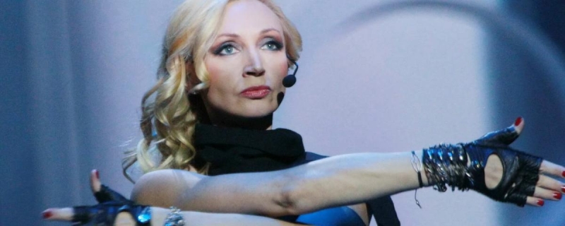Кристина Орбакайте выступила в Москве и чуть не упала на сцене