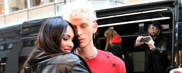 Machine Gun Kelly и Меган Фокс перенесли дату свадьбы